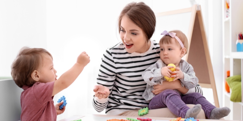 Dịch vụ trông trẻ/giữ trẻ tại nhà